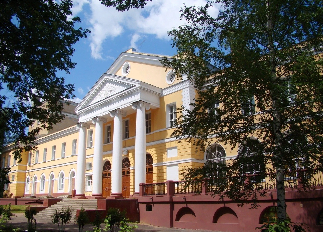 Одно из самых красивых зданий Вичуги — Коноваловский дворец